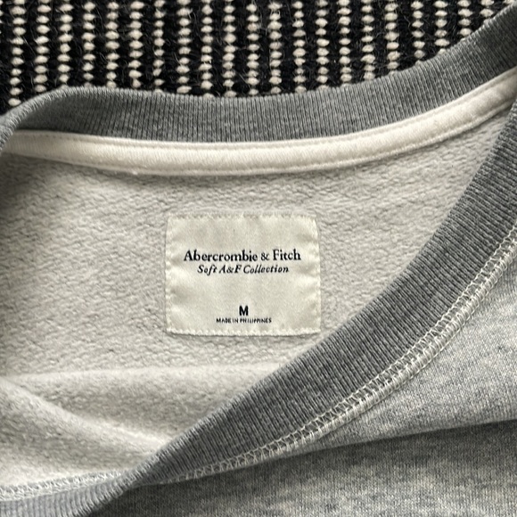 Abercrombie & Fitch So Soft Color Block Sweatshirt - Picture 2 of 3